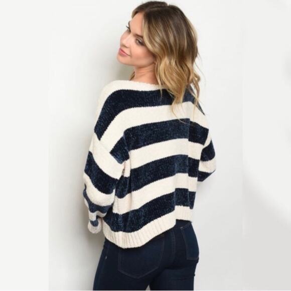 Cropped oversized chenille sweater - Picture 5 of 7